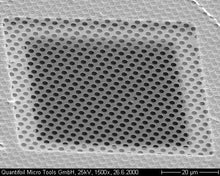 将图片加载到图库查看器，QUANTIFOIL 多孔碳支撑膜网格
